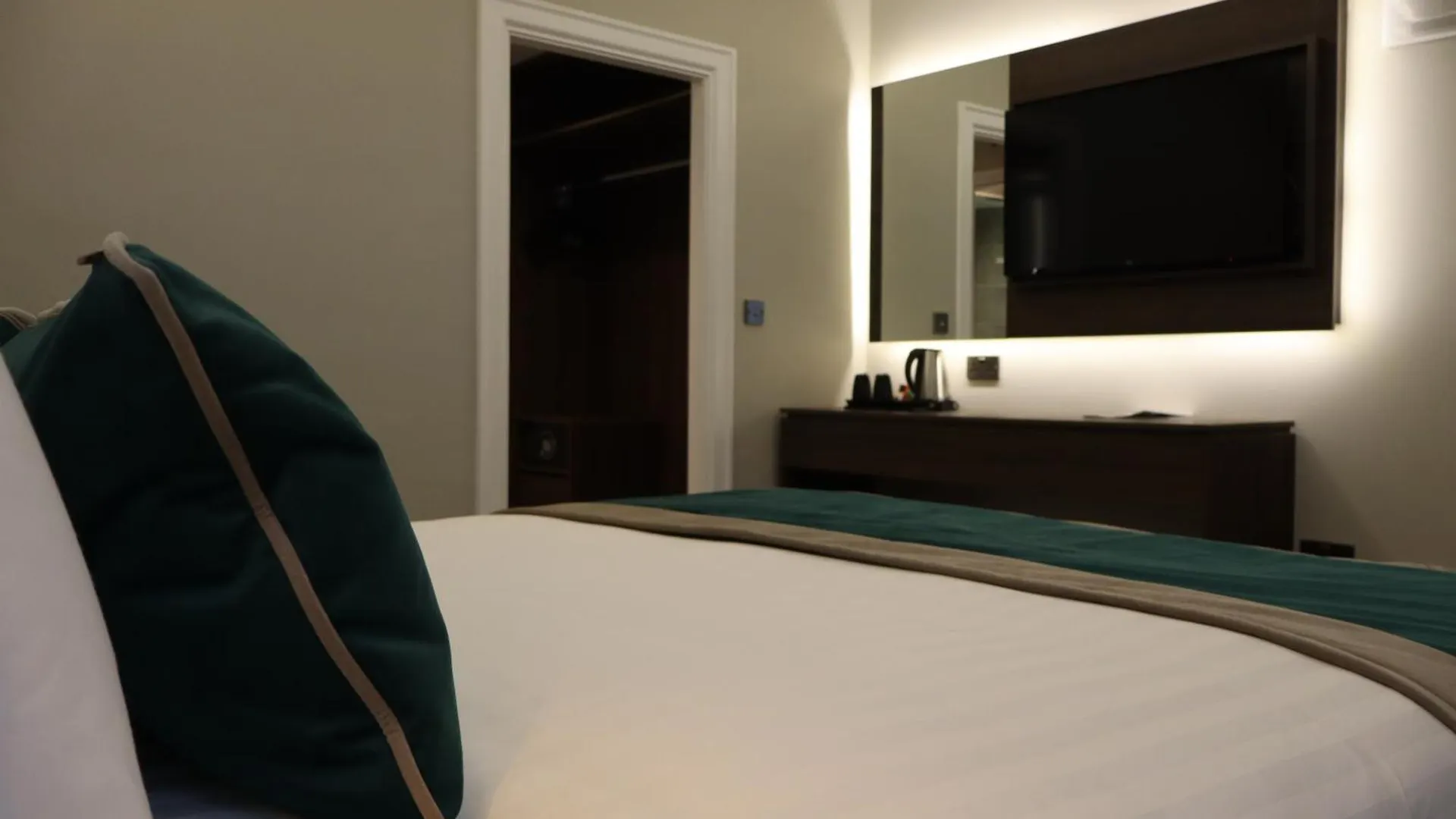 דבלין Iveagh Garden Hotel
