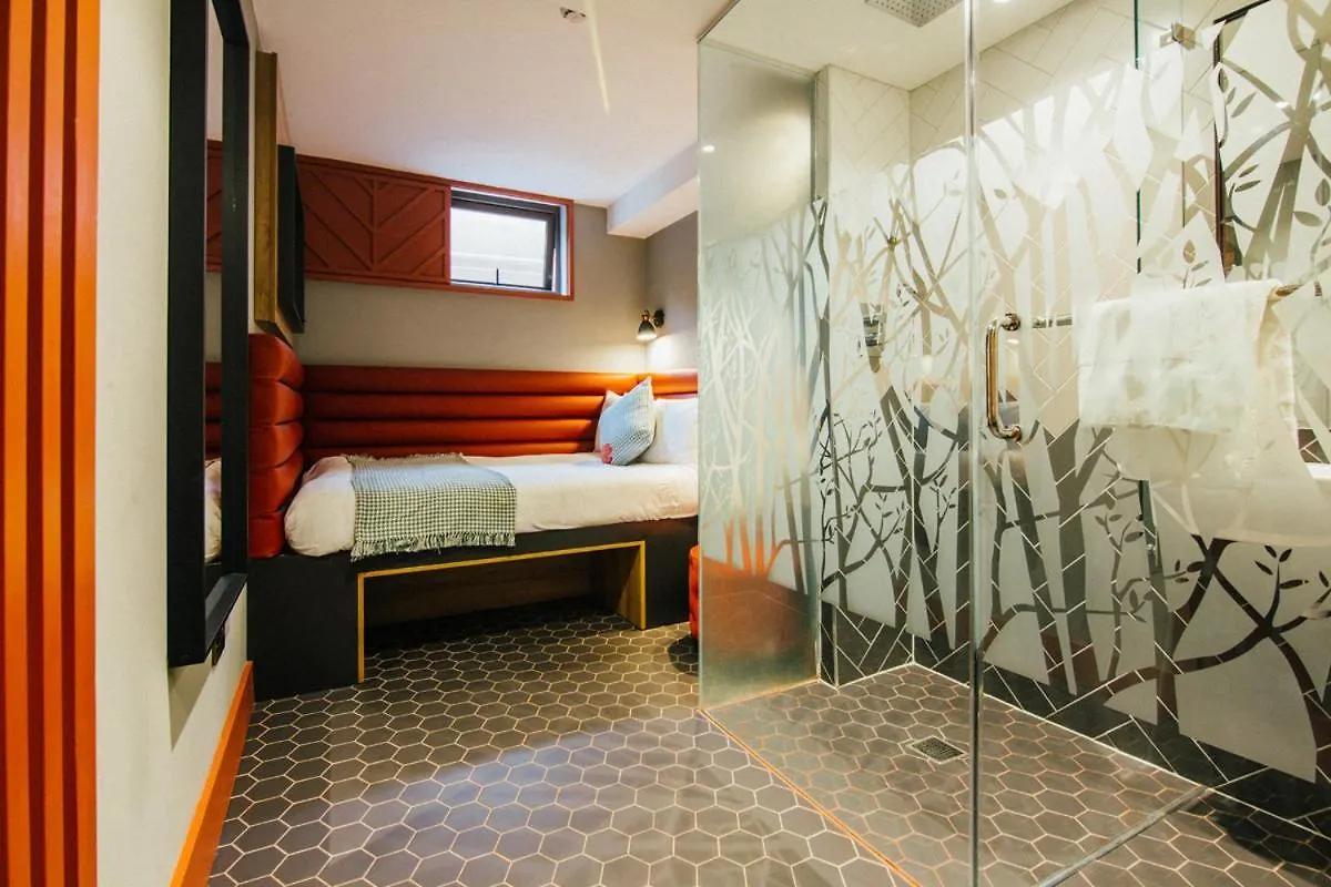 דבלין Iveagh Garden Hotel אירלנד
